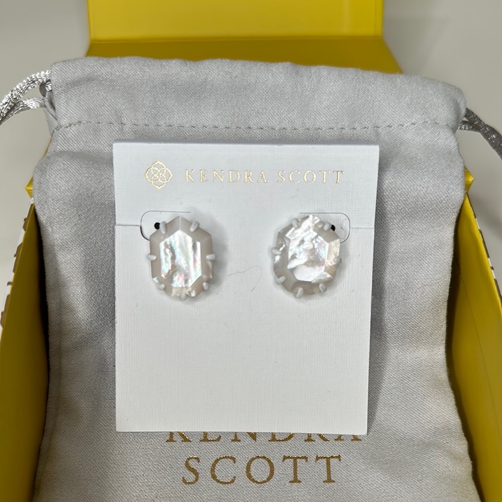 Kendra Scott Pearl White on White Morgan Stud Earrings NWOT